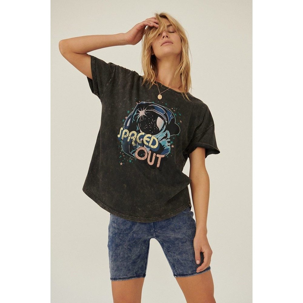 A Mineral Washed Graphic T-shirt - Picture 3 of 6